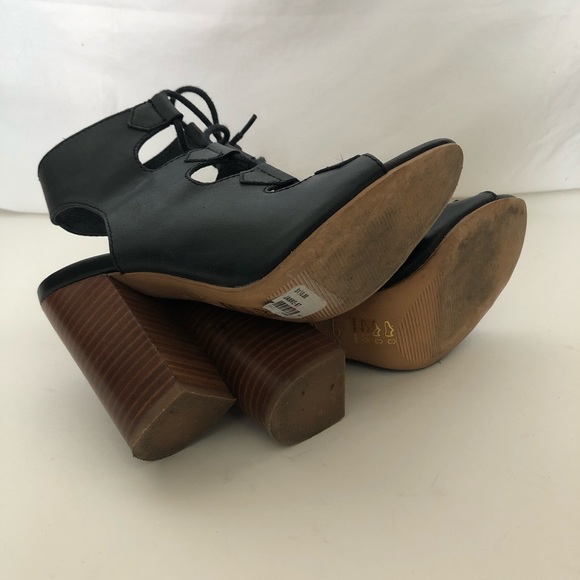 Free with Purchase ✨ Aldo Leather Lace Up Heels - Picture 8 of 8